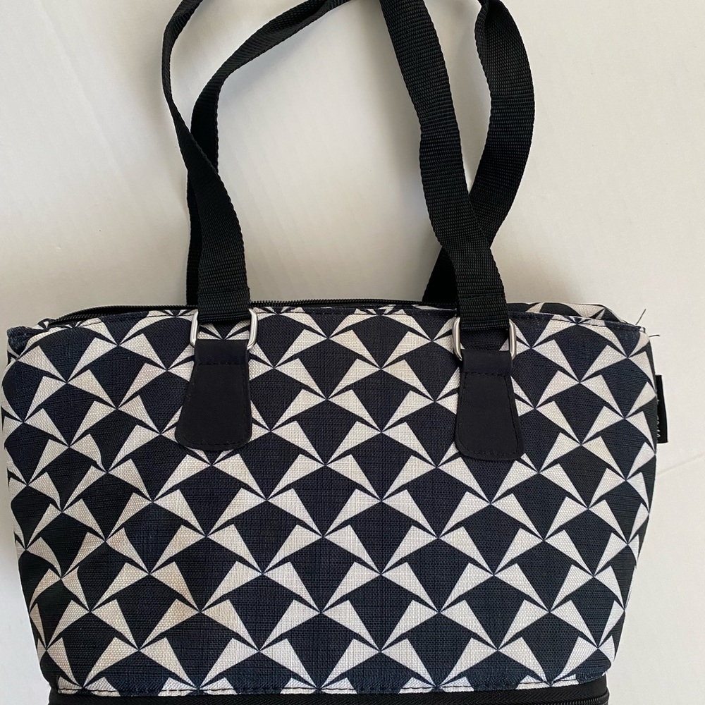 Arctic Zone Insulated Lunch Bag (13” x 9”) - Black & White